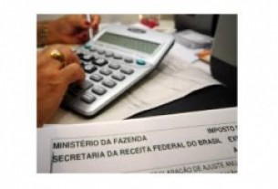 Governo cede e aceita proposta de reajuste escalonado da tabela do IR